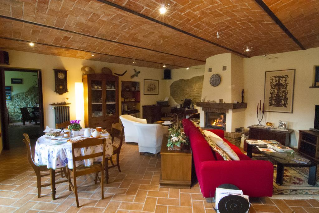 B&B Il Sole Delle Rive Sinio Luaran gambar