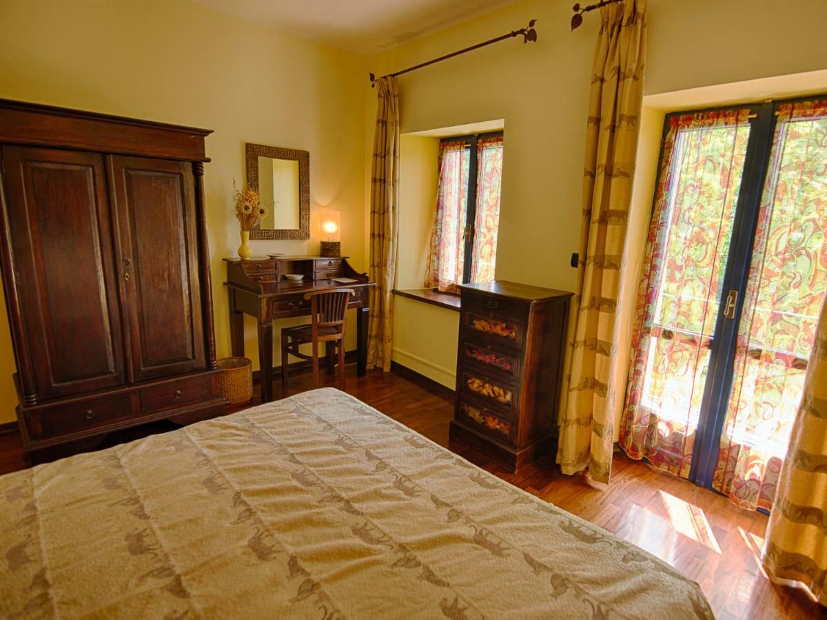 B&B Il Sole Delle Rive Sinio Luaran gambar